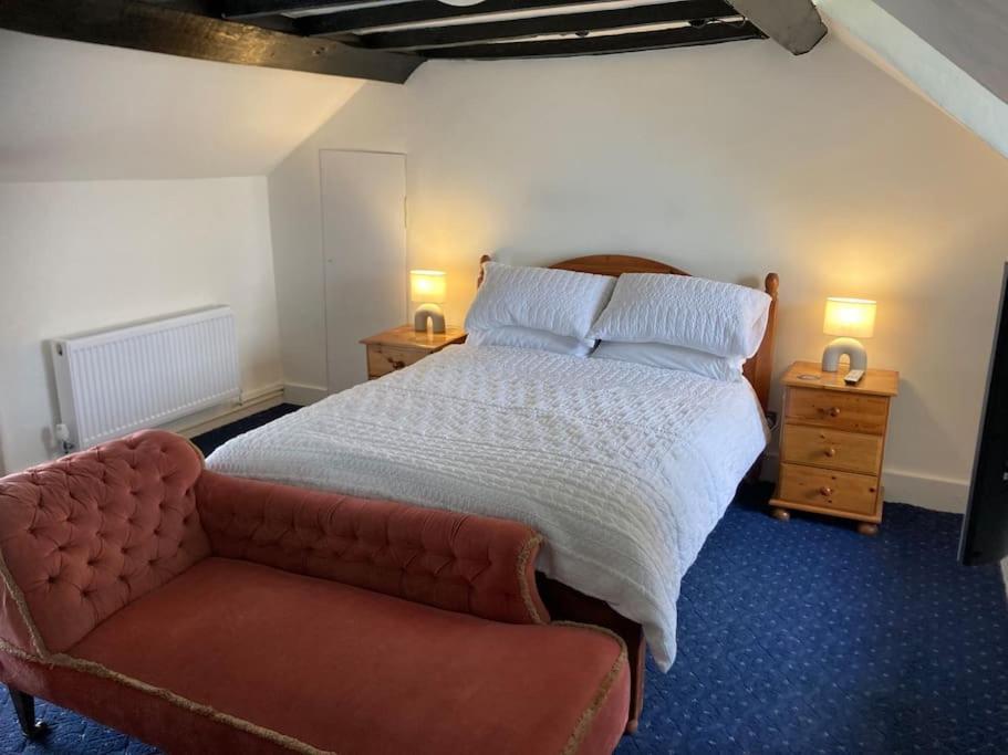 Bryntirion Farmhouse Rooms Llanfair Caereinion Buitenkant foto